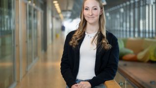 Die 20 Jahre alte Lilly Hiebenthal aus Sachsen leidet an einer äußert seltenen Immunkrankheit.